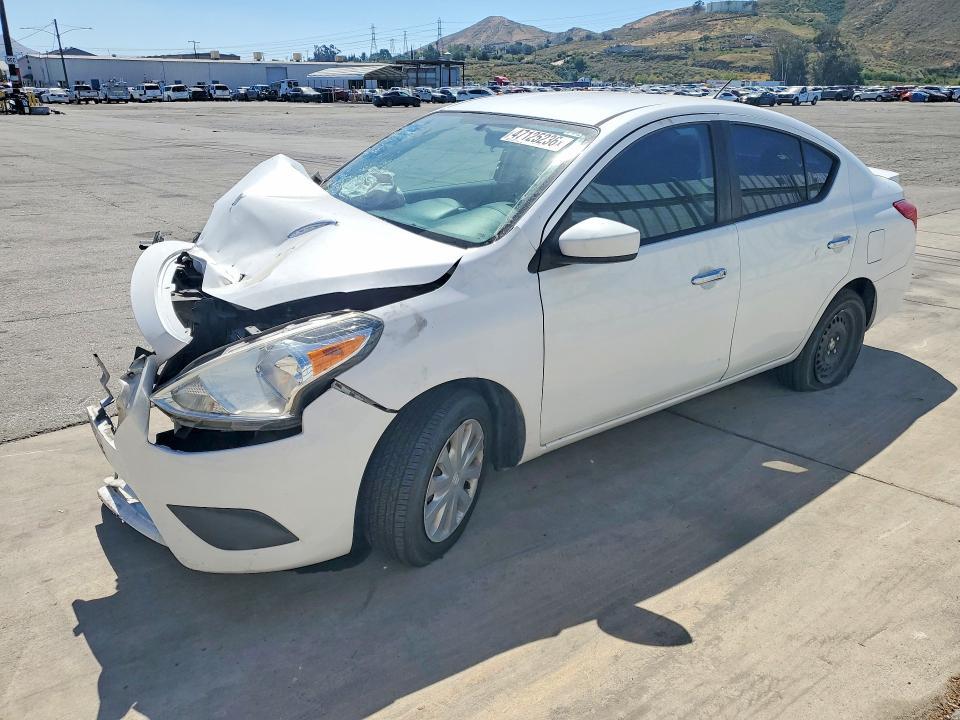2018 Nissan Versa sv