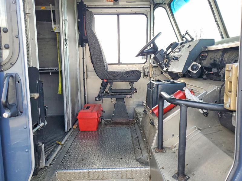 2020 Freightliner MT45G Chassis Delivery Truck