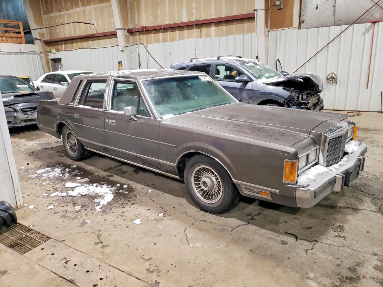 1989 Lincoln Townhouse Continental Base