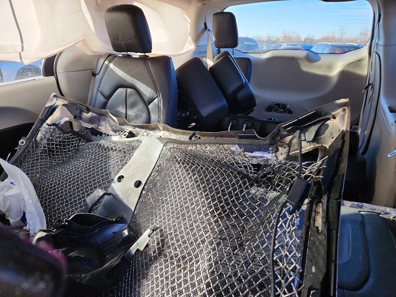 2017 Chrysler Pacifica Touring l