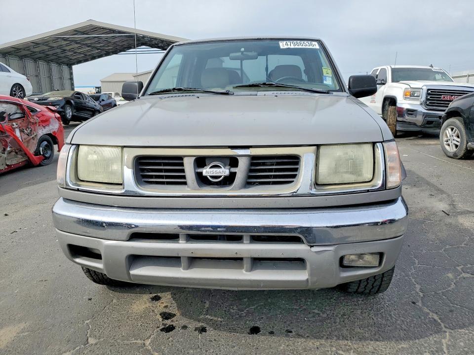 2000 Nissan Frontier XE