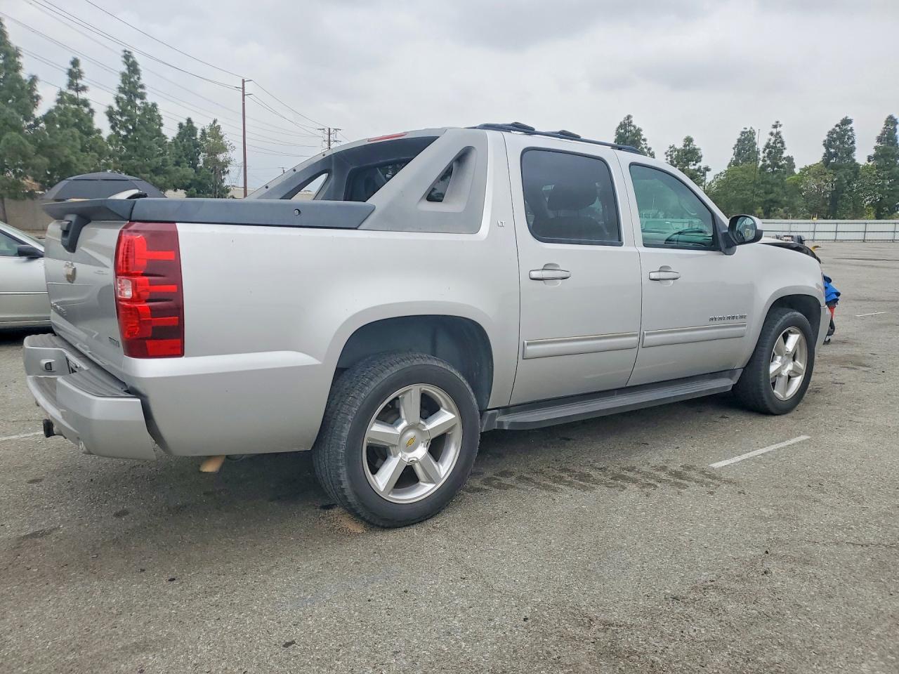 2011 Chevrolet Avalanche LT