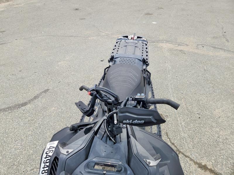 2025 Skidoo Snowmobile