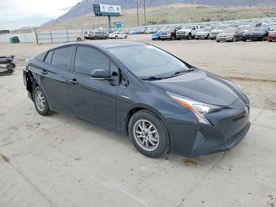 2016 Toyota Prius c Four