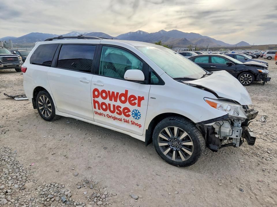 2020 Toyota Sienna le 7-passenger