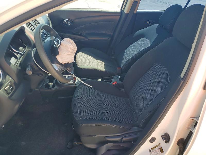 2018 Nissan Versa sv