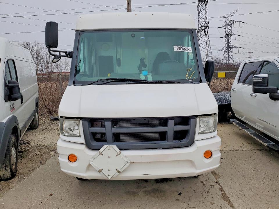 2013 Isuzu NPR Delivery Truck
