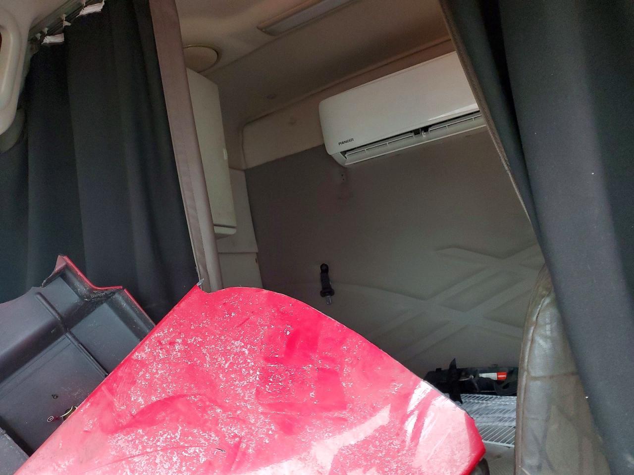 2013 Volvo VNL Semi Truck