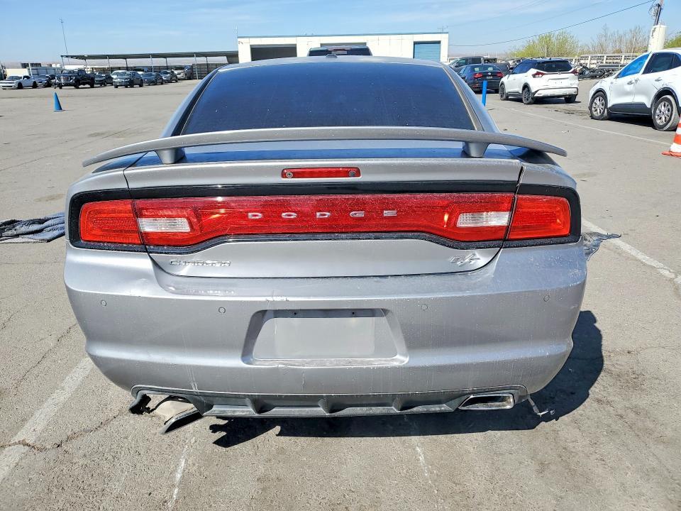 2011 Dodge Charger r