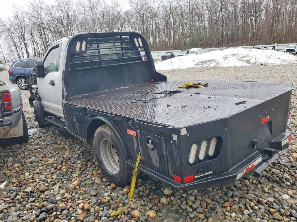 2021 Ford F350 Super Duty Flatbed Truck