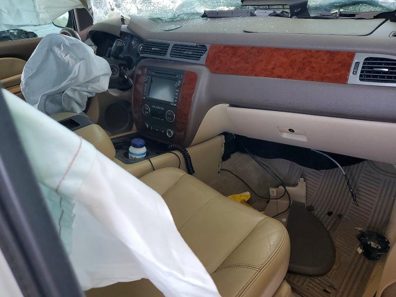 2011 Chevrolet Suburban K2500 lt