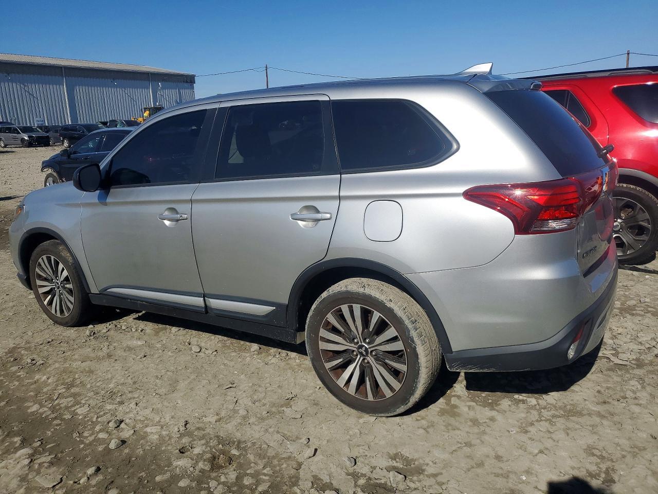 2019 Mitsubishi Outlander es