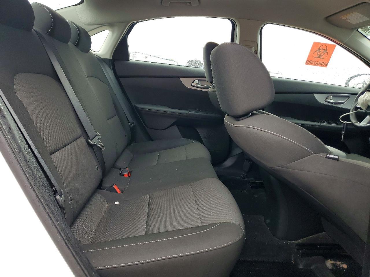 2024 KIA Forte lx