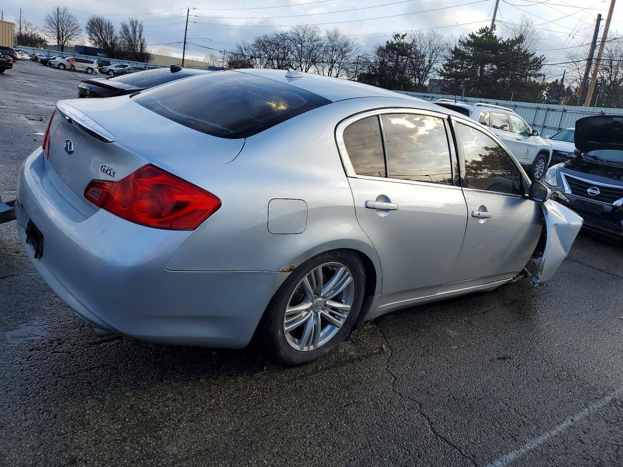 2011 Infiniti G25 Sedan x