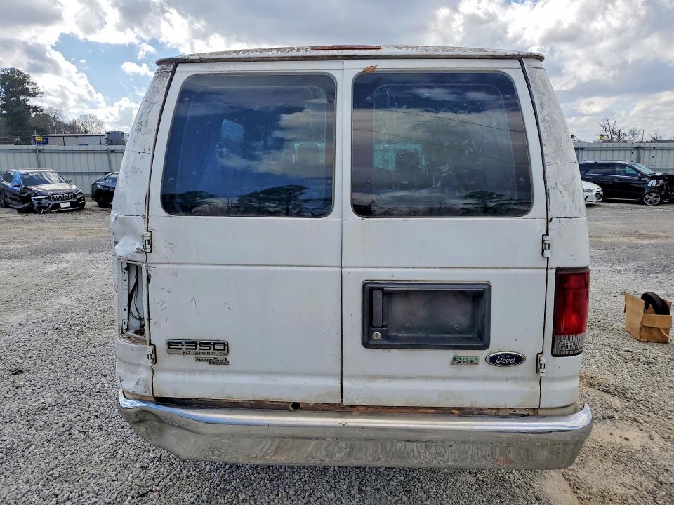 2014 Ford Econoline E350 Super Duty Wagon