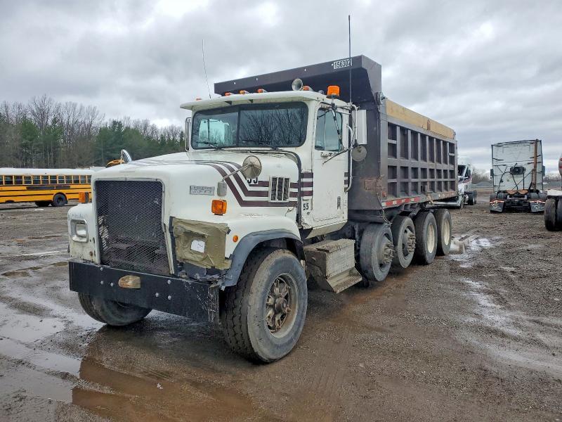 1996 International Paystar 5000SFA