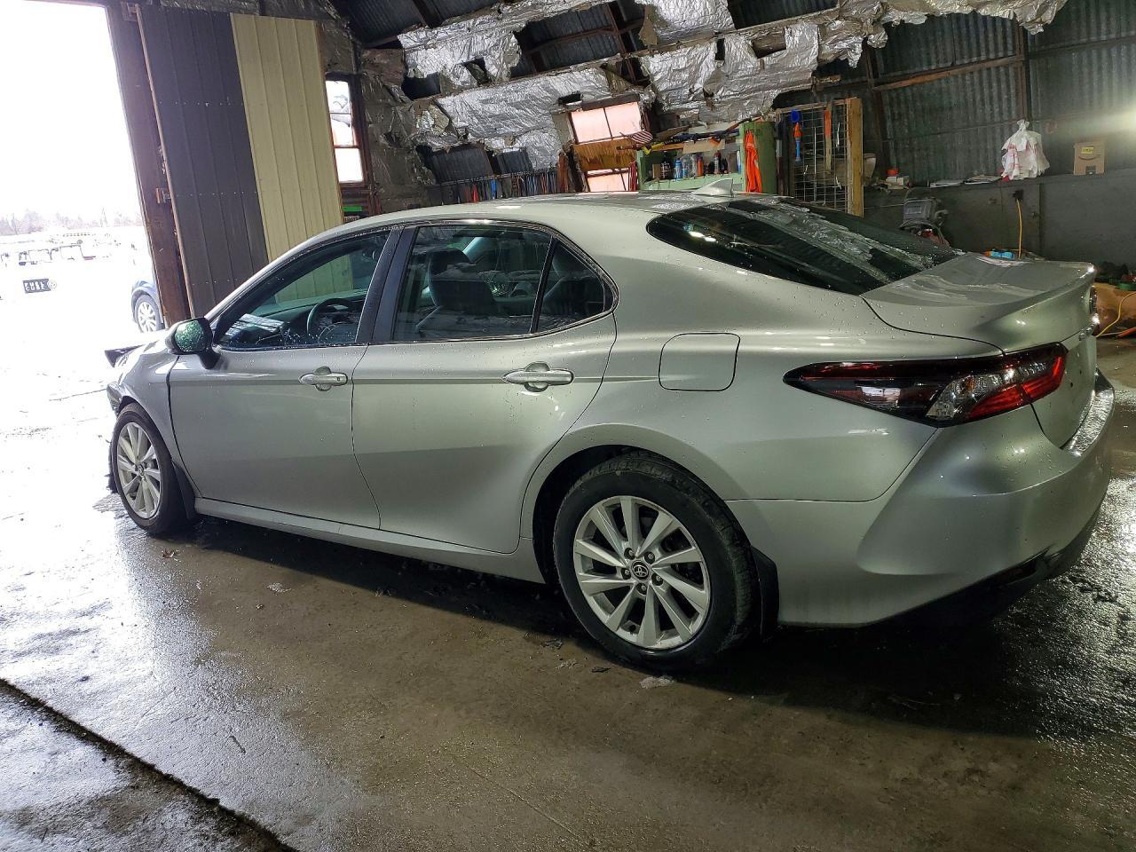 2021 Toyota Camry le