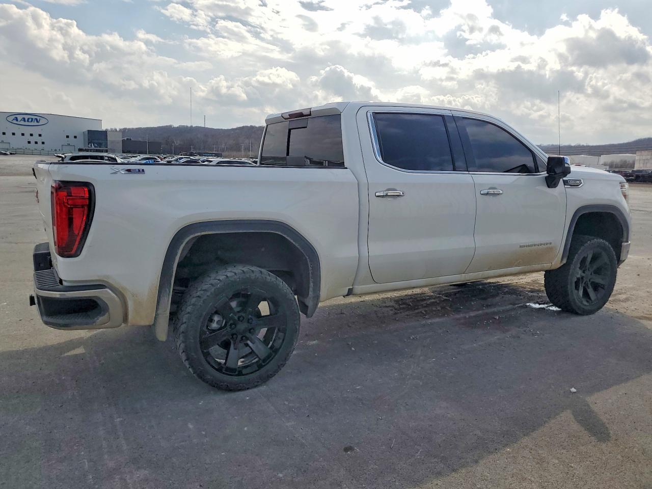 2020 GMC Sierra K1500 SLT