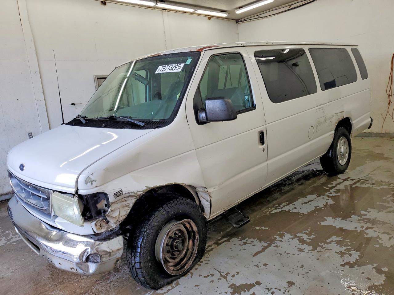 2002 Ford Econoline E350 Super Duty Wagon