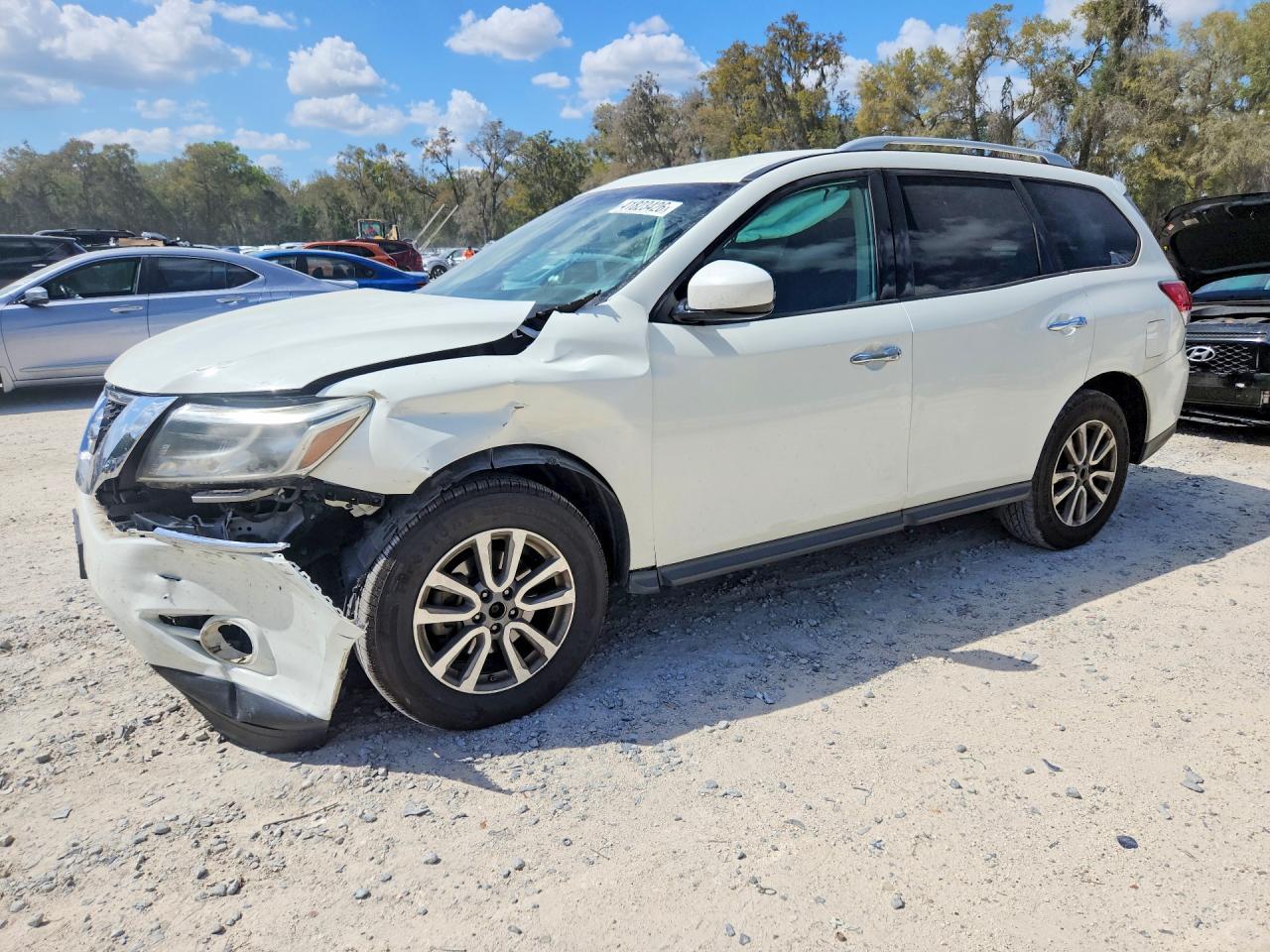 2016 Nissan Pathfinder s