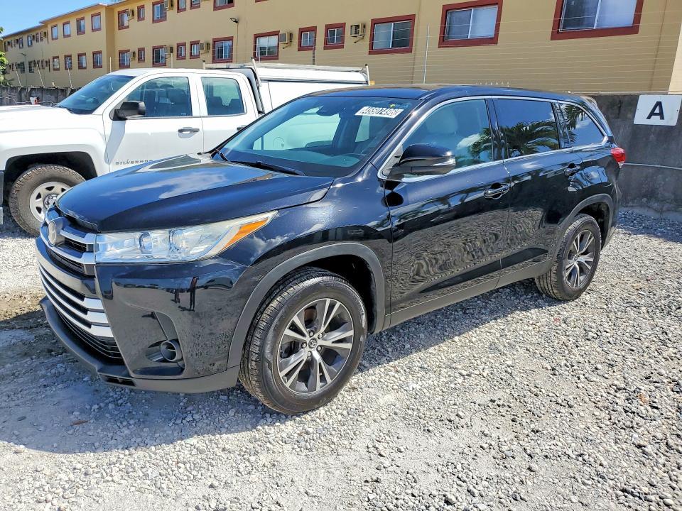 2019 Toyota Highlander le