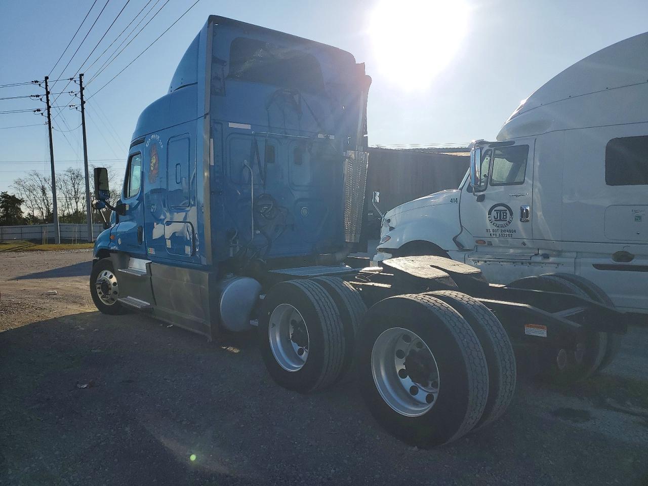 2014 Freightliner Cascadia Semi Truck