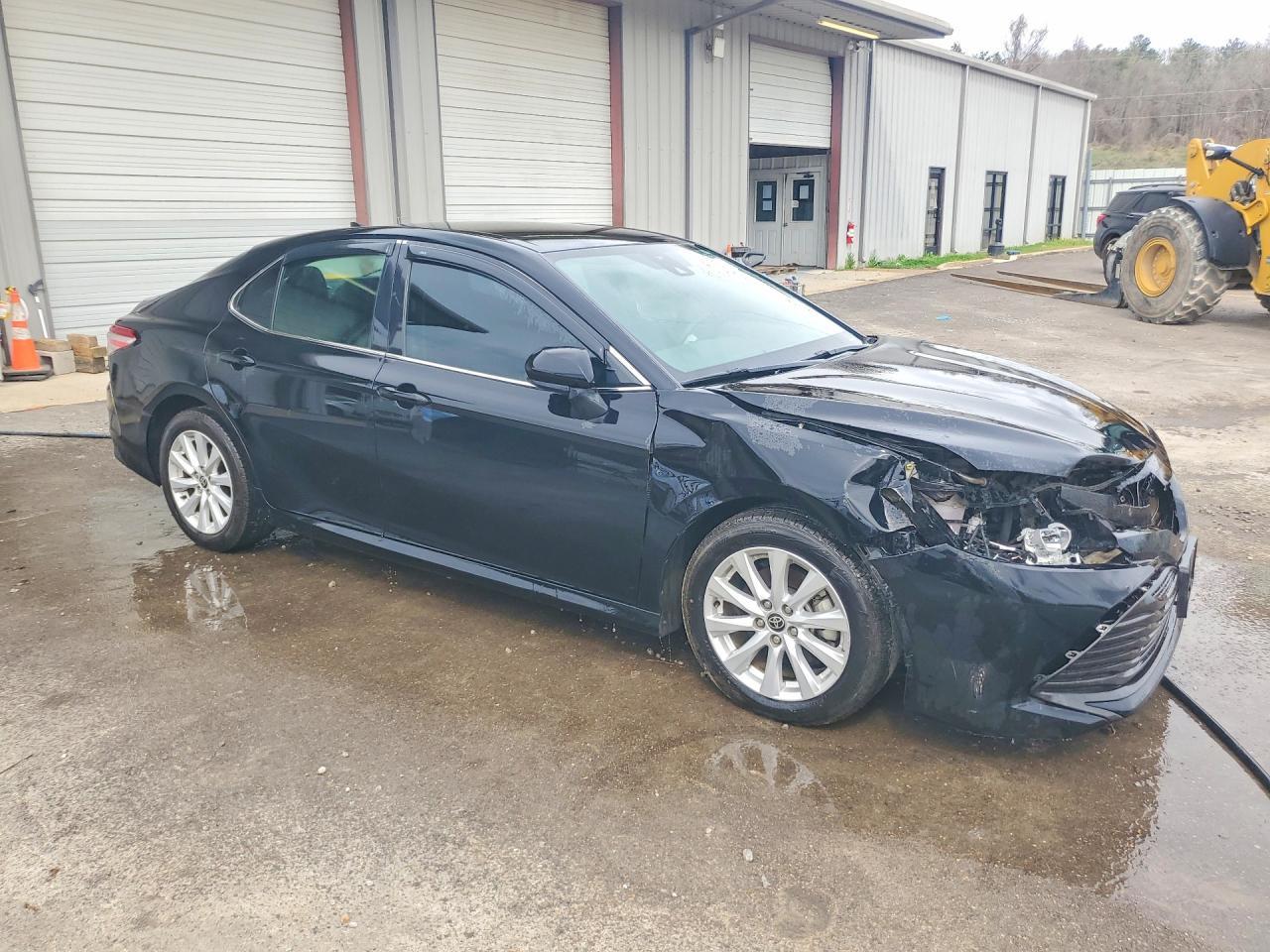 2020 Toyota Camry le