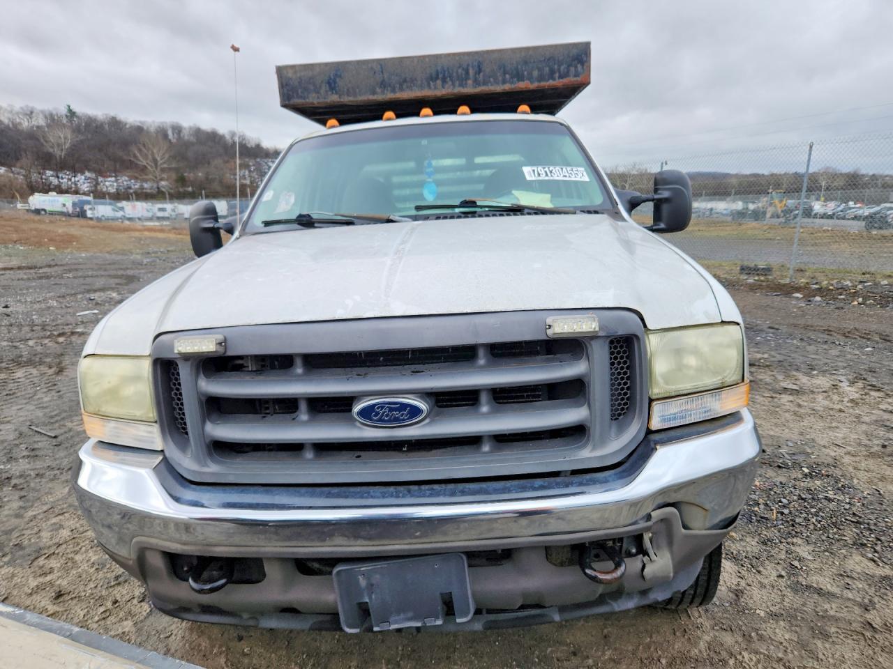 2004 Ford F450 Super Duty Flatbed Truck