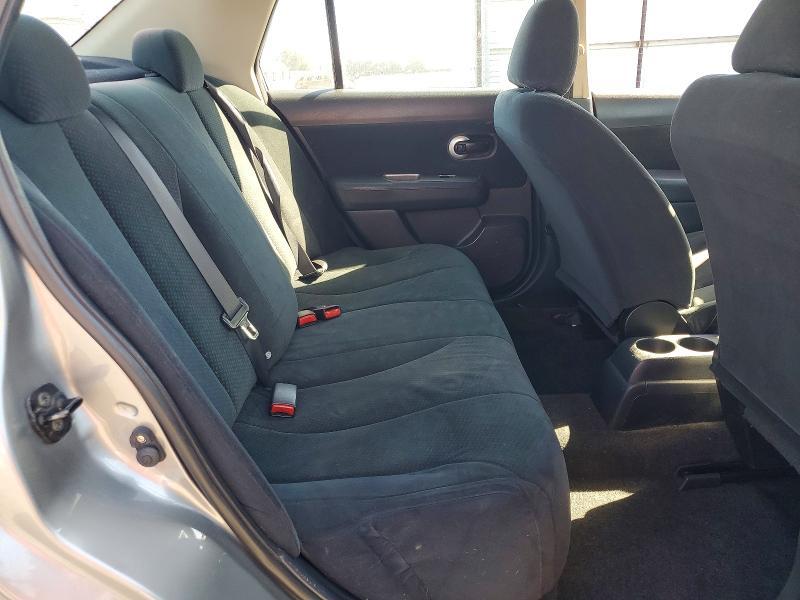 2011 Nissan Versa 1.8 s