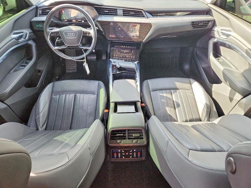 2022 Audi E-tron Premium Plus