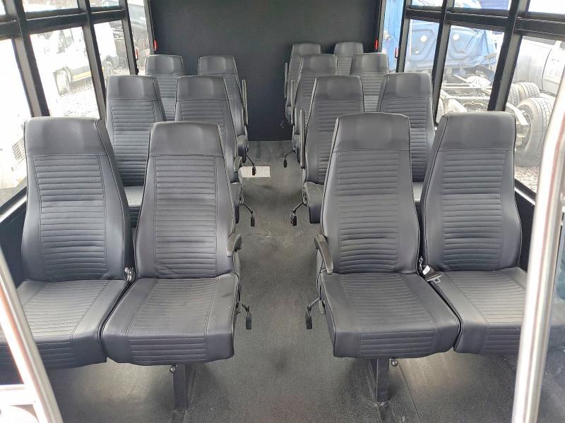 2017 Ford E450 Shuttle bus