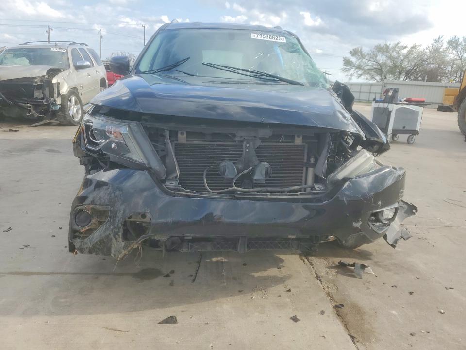 2018 Nissan Pathfinder s