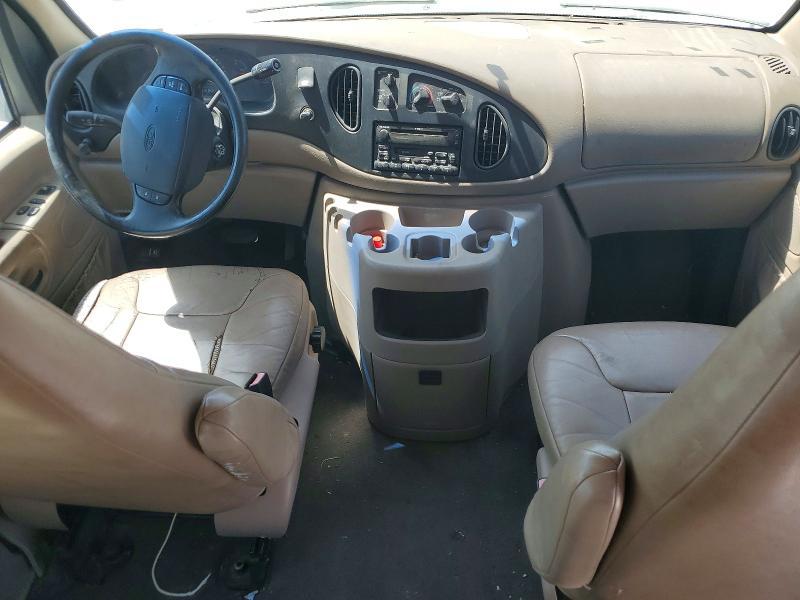 2001 Ford Econoline E350 Super Duty Wagon