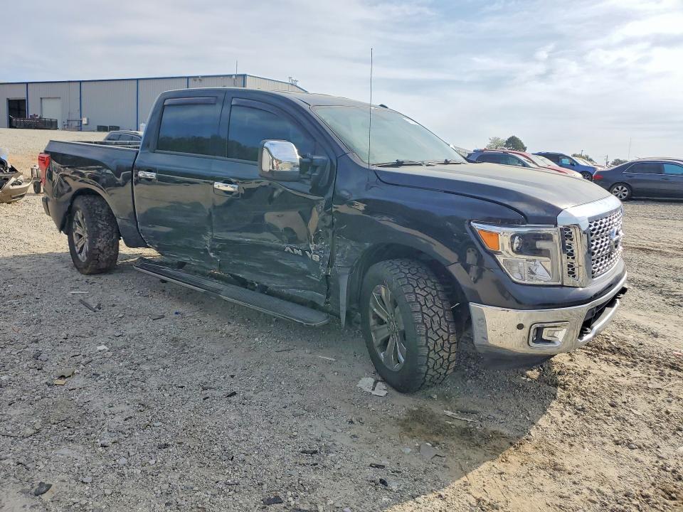2019 Nissan Titan SL