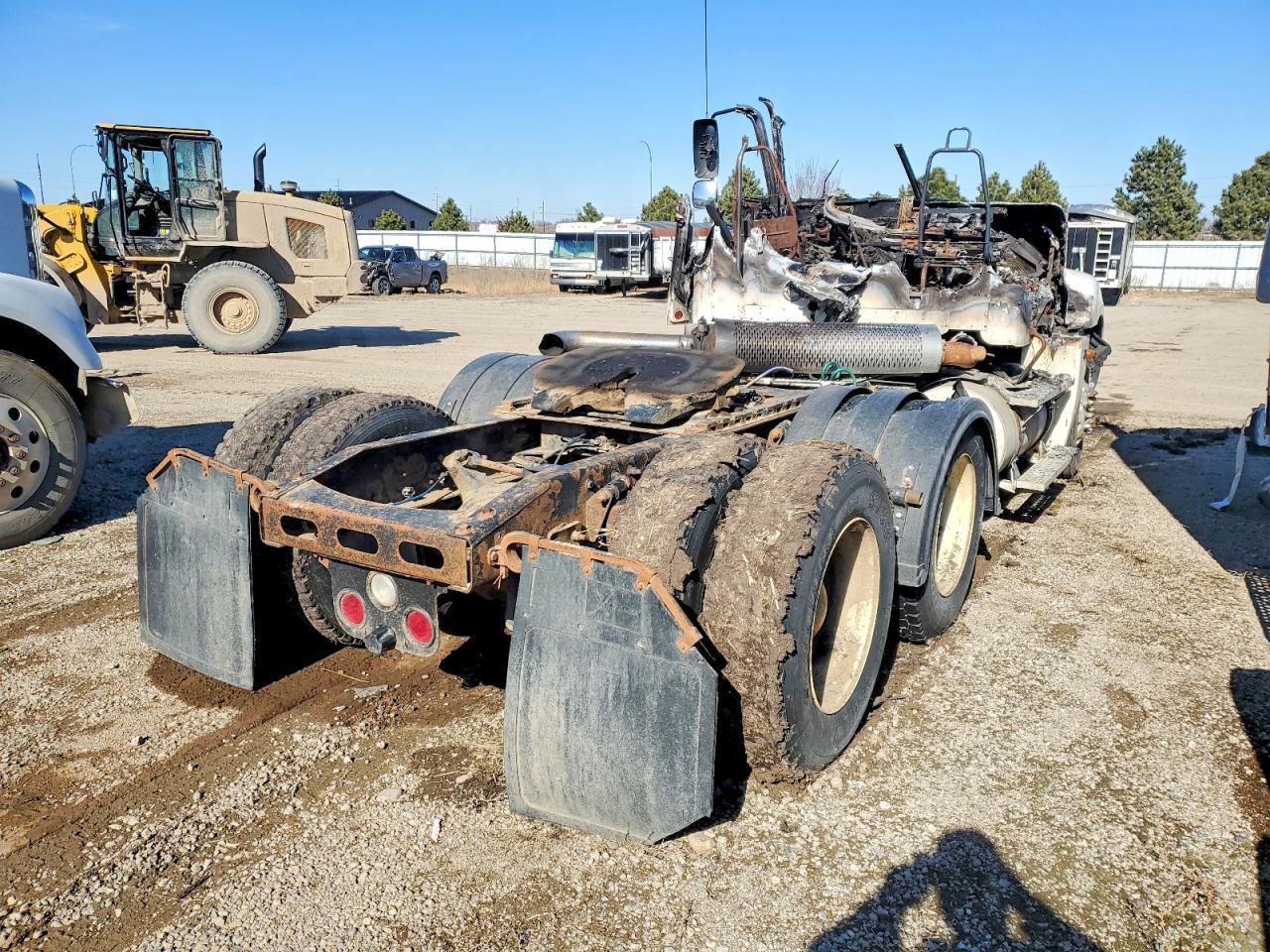 2005 Freightliner Conventional Columbia