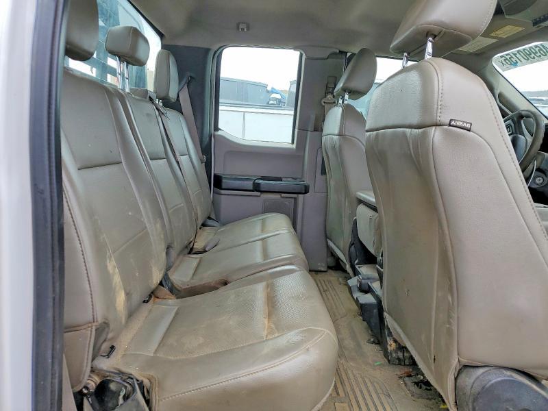 2017 Ford F350 Super Duty Flatbed Truck