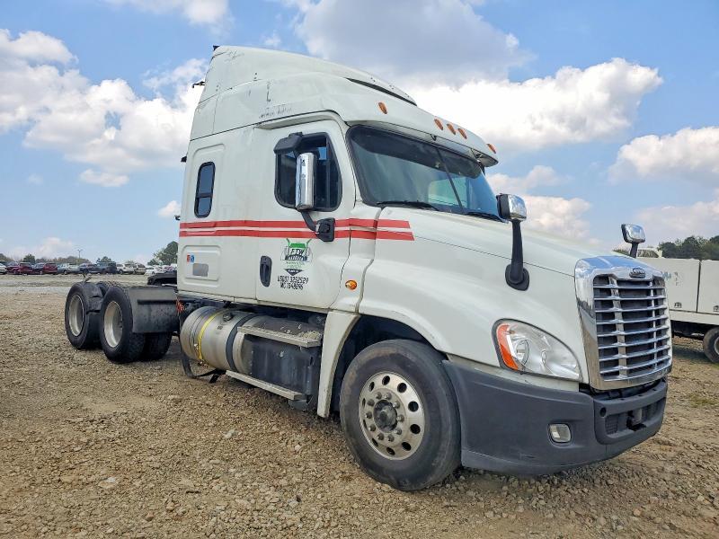 2017 Freigliner 2017 Freightliner Cascadia 125 Semi Truck
