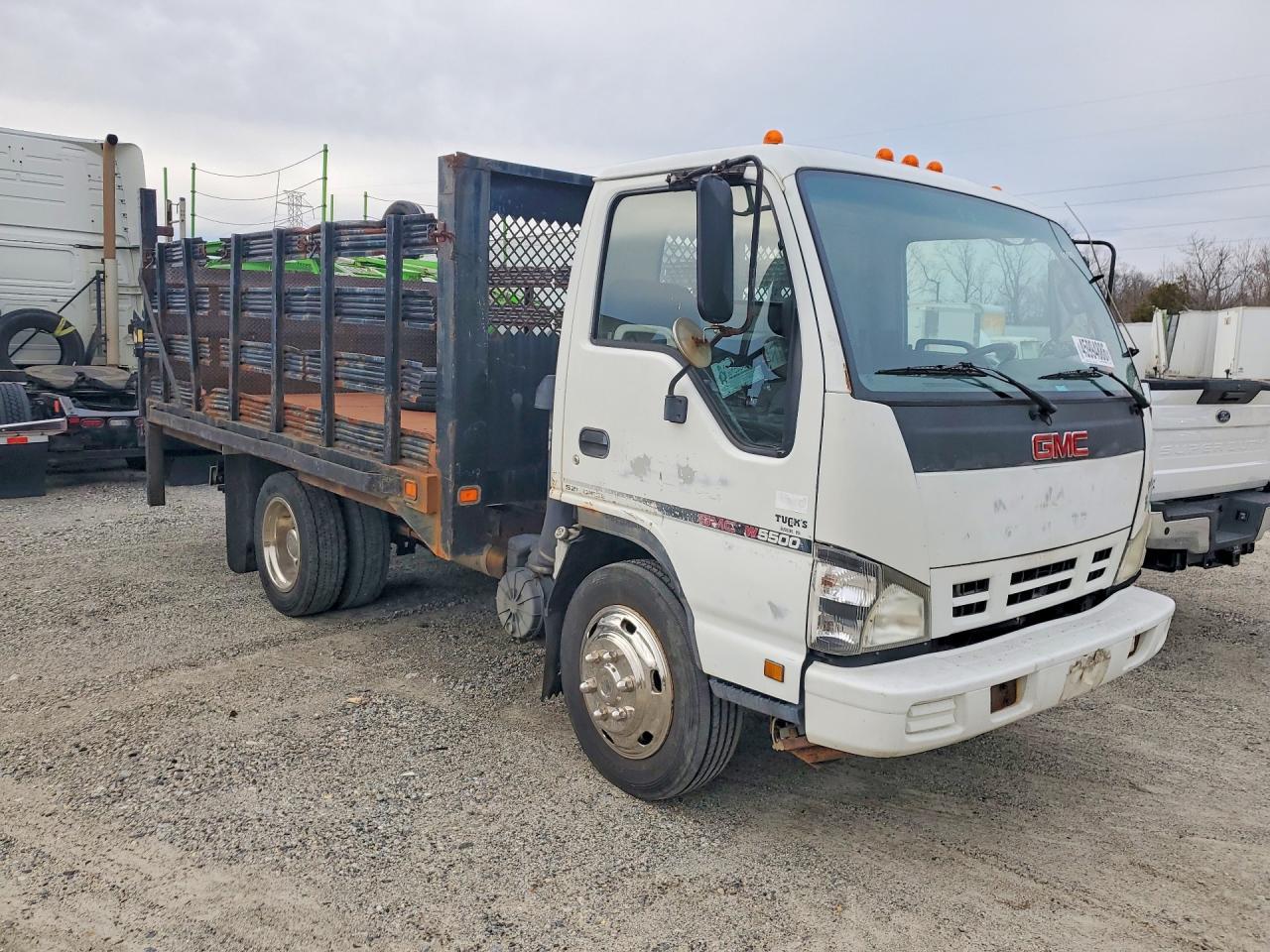 2007 GMC W5500 Flatbed Truck