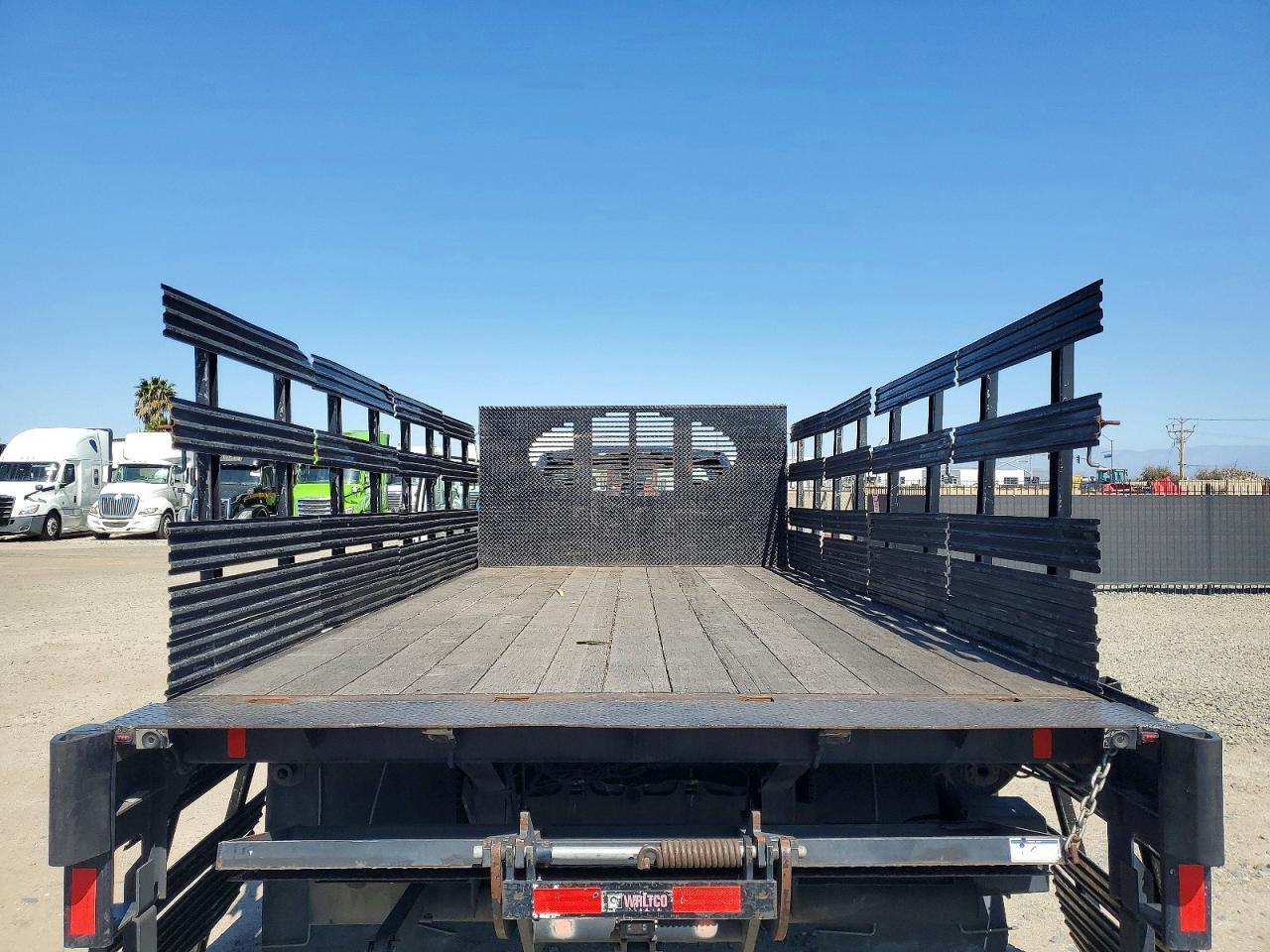 2018 Ford F550 Super Duty Flatbed Truck