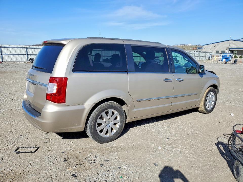 2016 Chrysler Town & Country Touring
