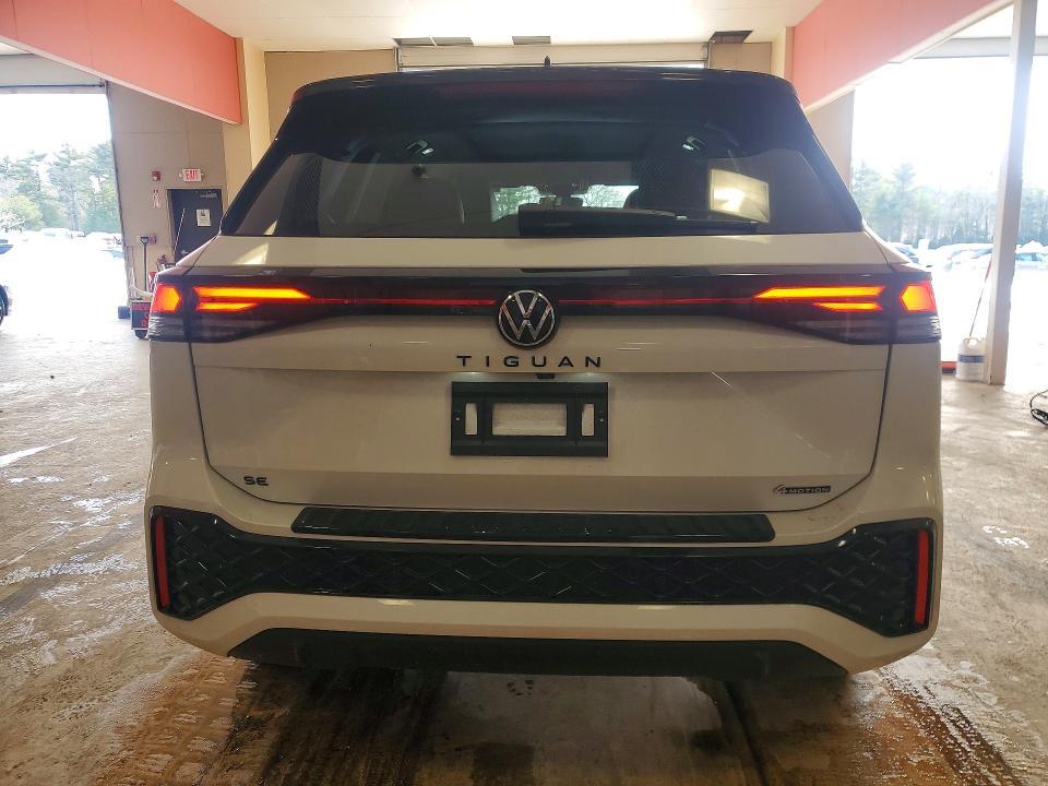 2025 Volkswagen Tiguan se R-line Black