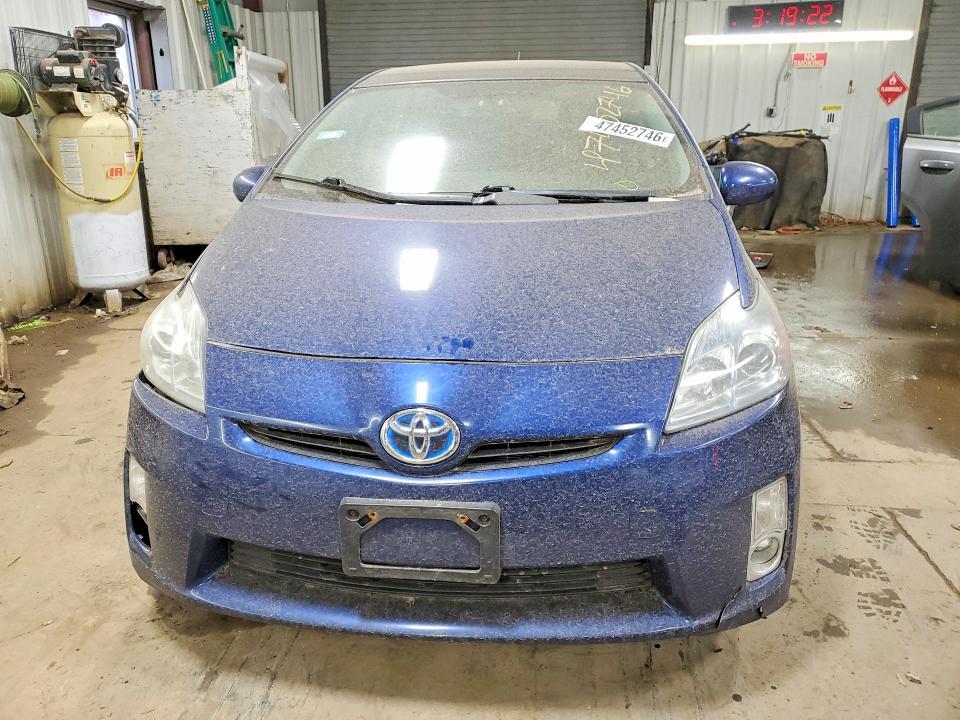 2010 Toyota Prius iii
