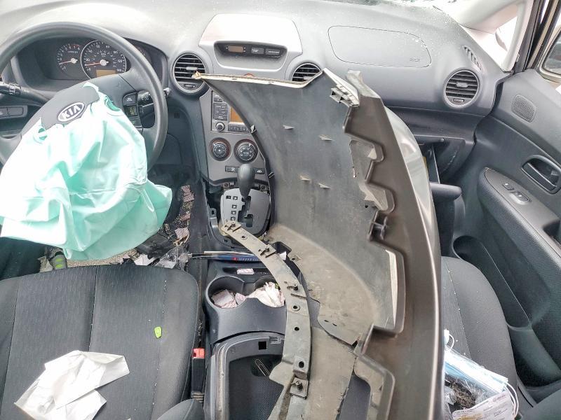 2009 KIA Rondo Base