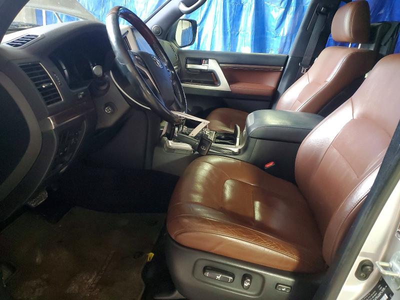2016 Toyota Land Cruiser Base