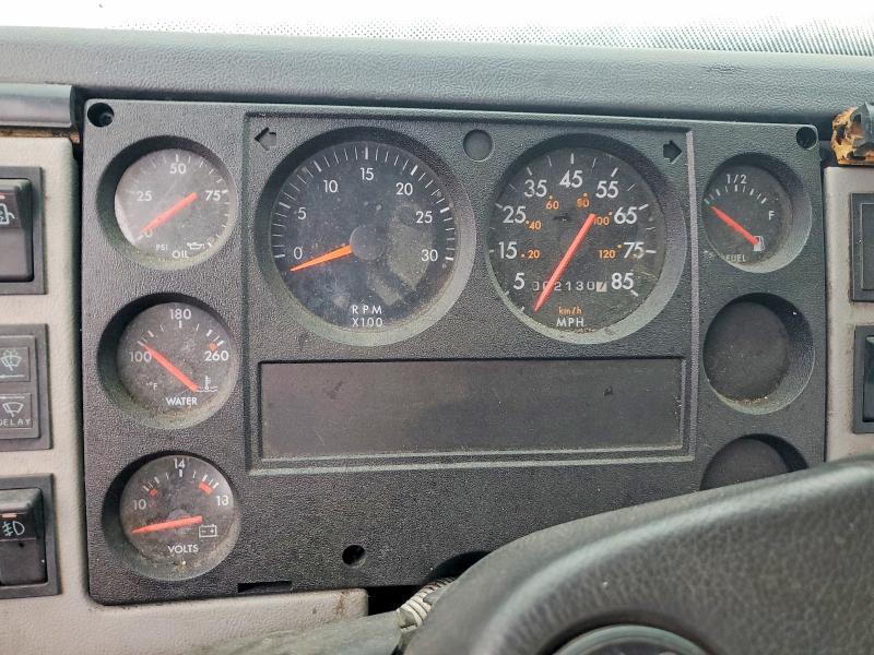1993 Freightliner FL70
