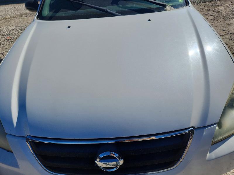 2002 Niss Altima 2.5 s