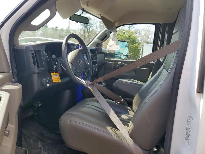 2023 GMC Savana BOX Truck