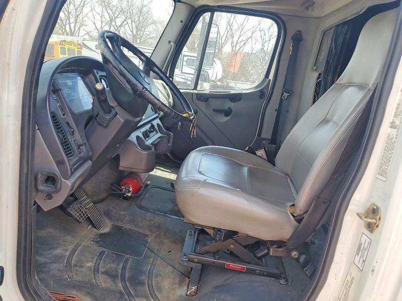 2007 Freigliner 2007 Freightliner Business Class M2 BOX Truck