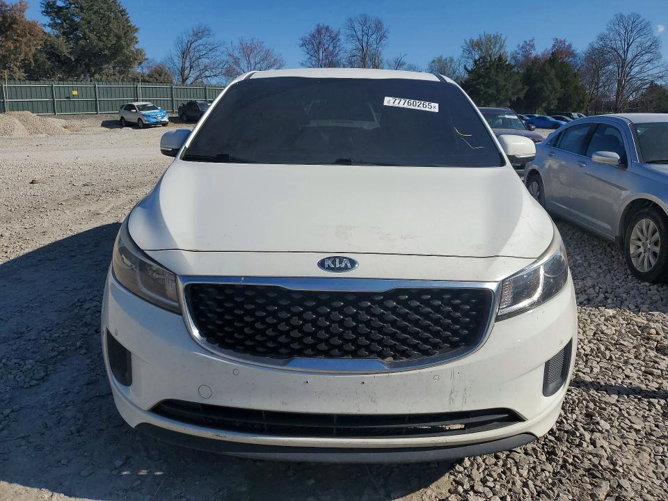2017 KIA Sedona lx