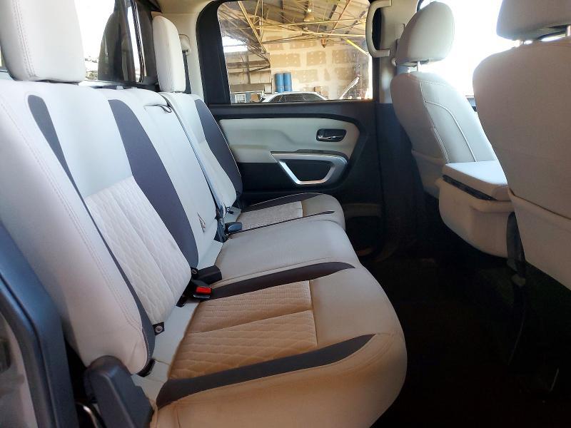 2021 Nissan Titan SV